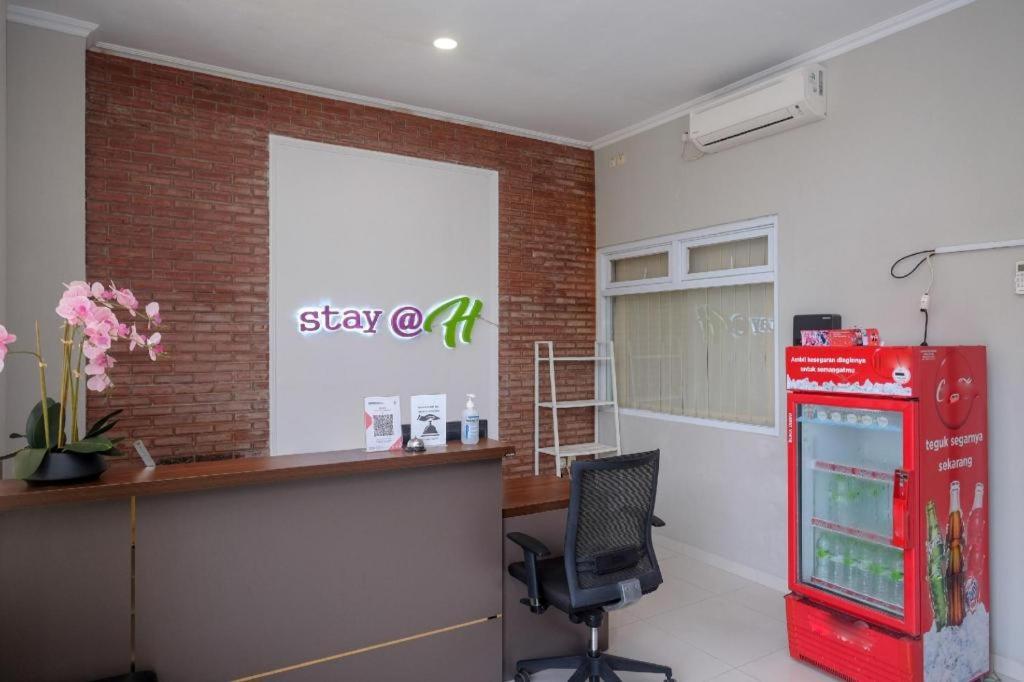 Urbanview Stay @H Jakal By Reddoorz 日惹 外观 照片