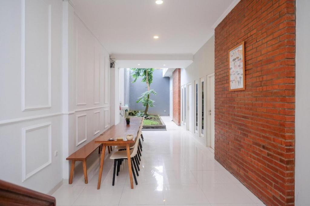 Urbanview Stay @H Jakal By Reddoorz 日惹 外观 照片