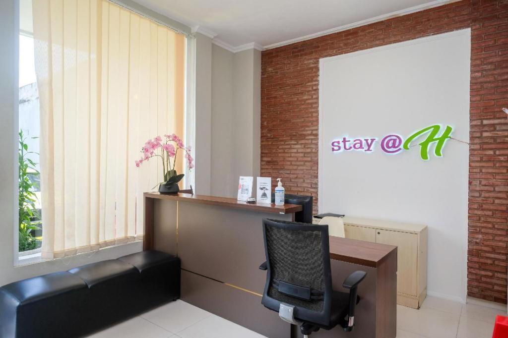 Urbanview Stay @H Jakal By Reddoorz 日惹 外观 照片