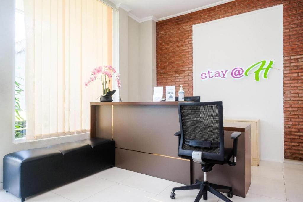 Urbanview Stay @H Jakal By Reddoorz 日惹 外观 照片